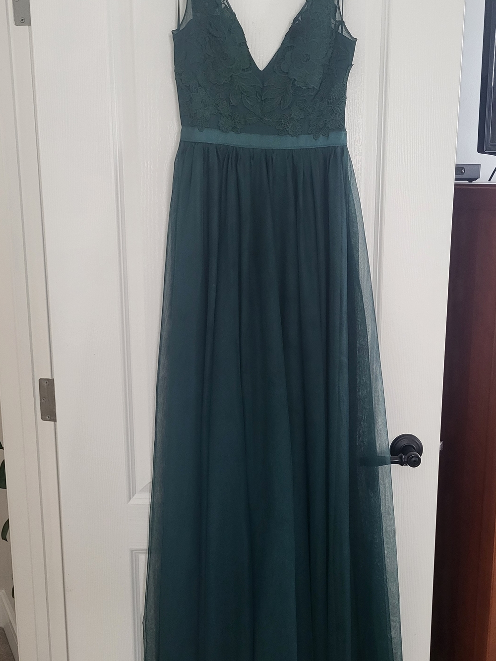 Elegant Deep Green Maxi Dress with Lace Bodice And Tulle Skirt